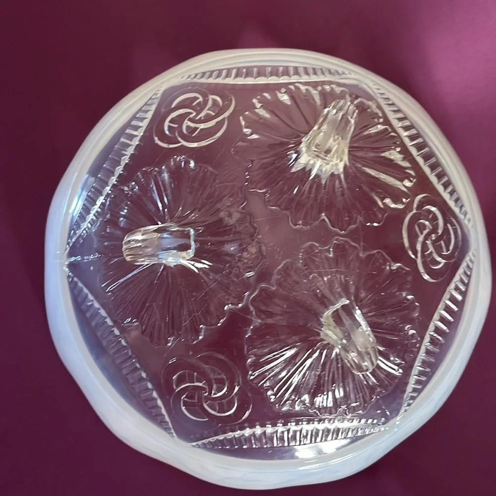 Antique Northwood Ruffles & Rings Daisies Celtic Knots Opalescent bowl